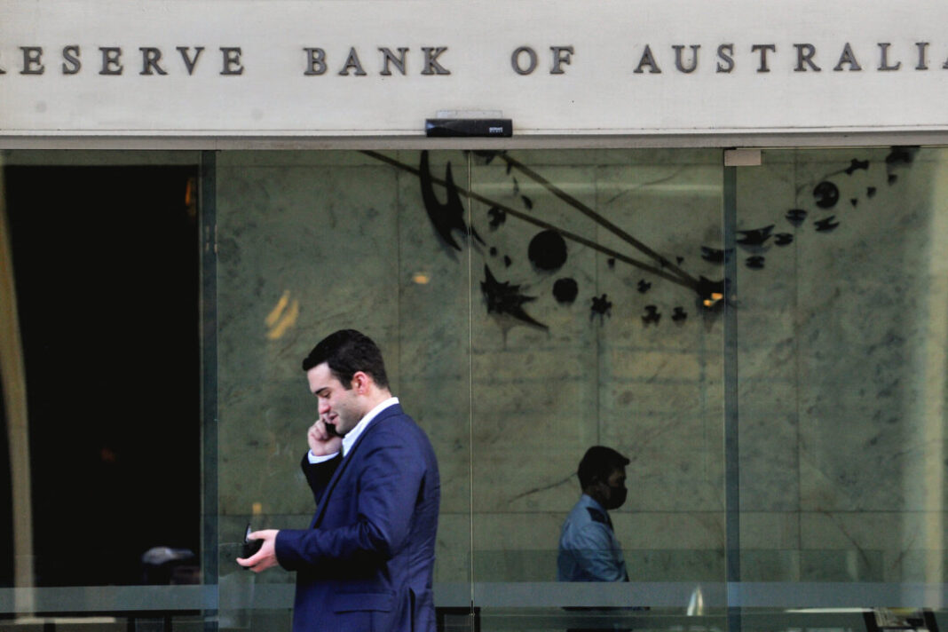 Negative Christmas rewards from RBA: money value remains unchanged